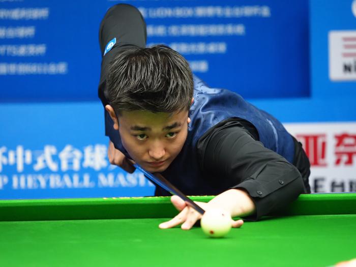 持续多日的 持续多日的